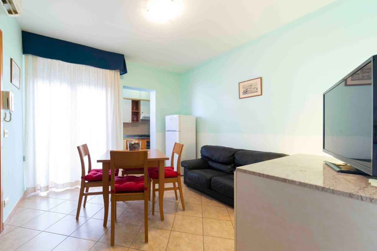 リミニ Residenza Melucciアパートホテル エクステリア 写真