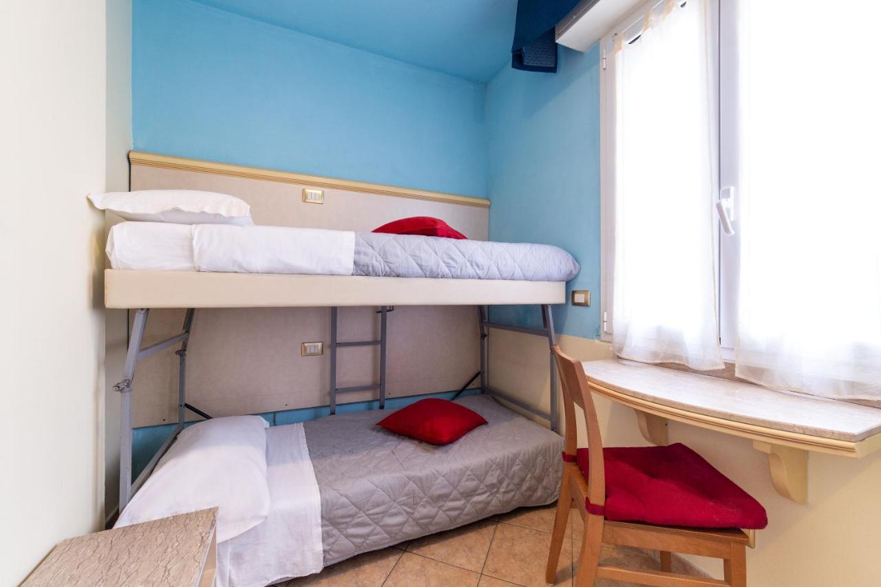 リミニ Residenza Melucciアパートホテル エクステリア 写真