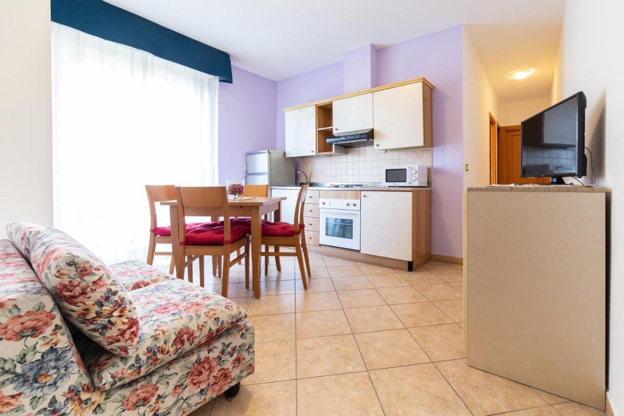 リミニ Residenza Melucciアパートホテル エクステリア 写真