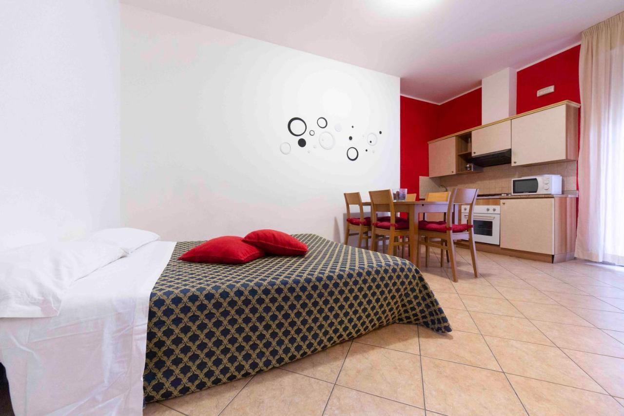 リミニ Residenza Melucciアパートホテル エクステリア 写真