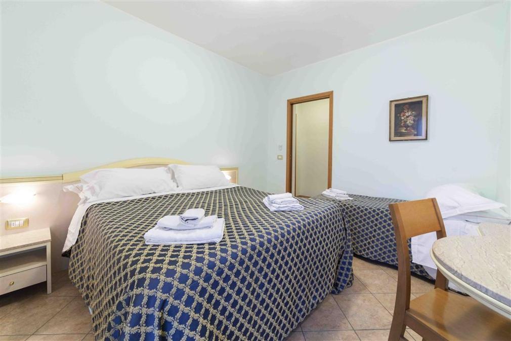 リミニ Residenza Melucciアパートホテル エクステリア 写真