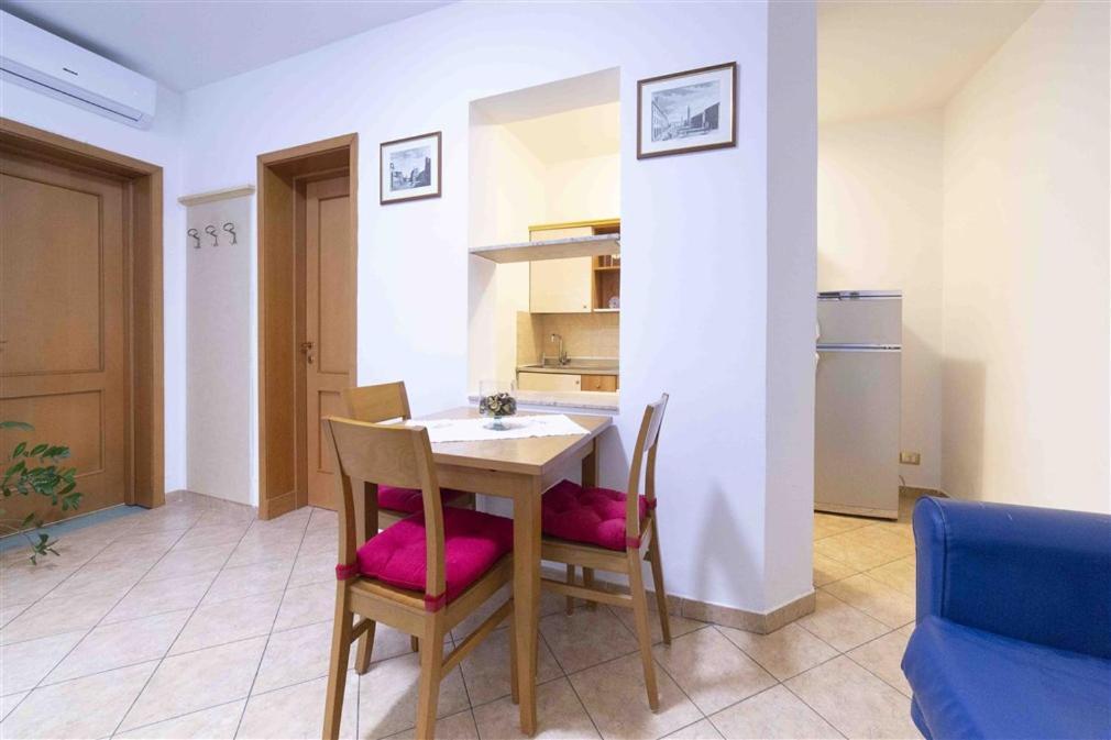 リミニ Residenza Melucciアパートホテル エクステリア 写真