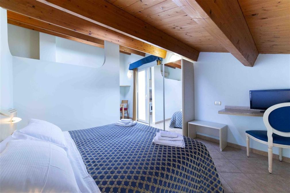 リミニ Residenza Melucciアパートホテル エクステリア 写真