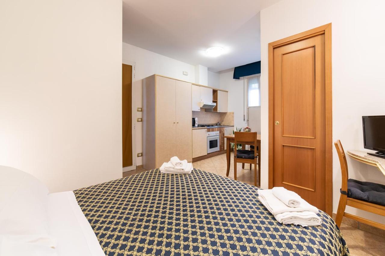 リミニ Residenza Melucciアパートホテル エクステリア 写真