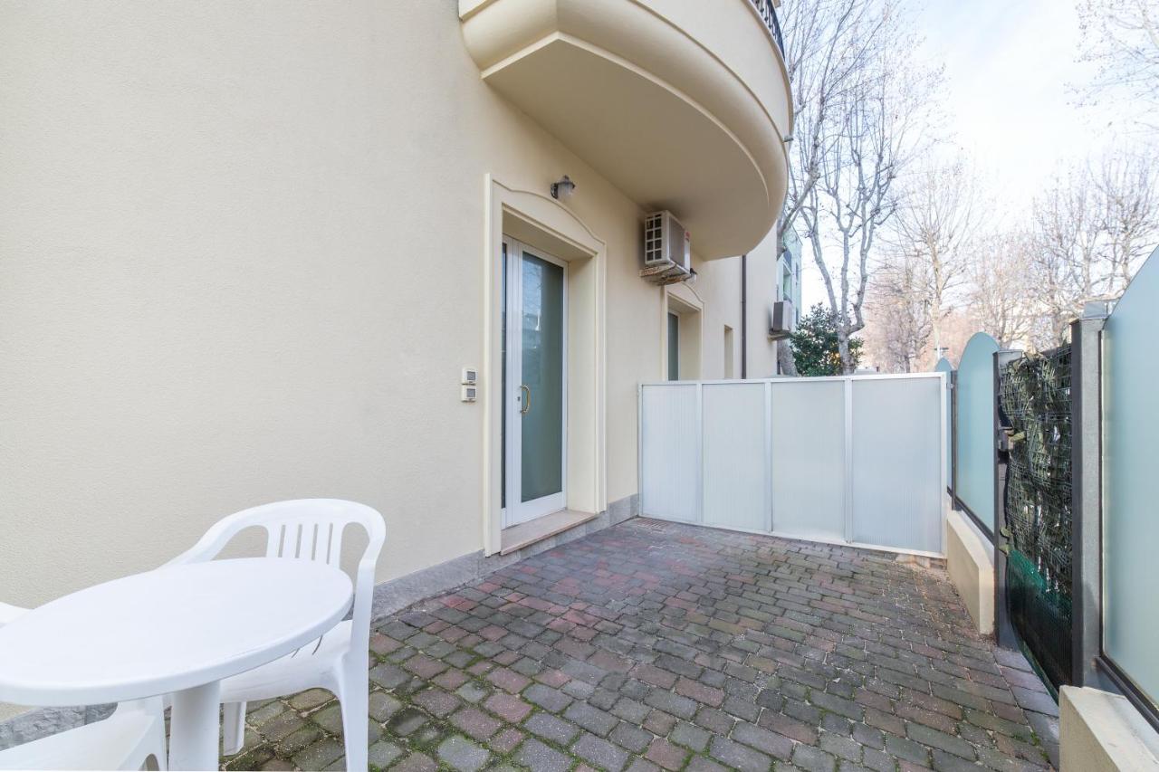 リミニ Residenza Melucciアパートホテル エクステリア 写真
