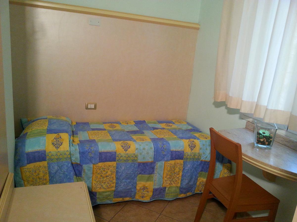 リミニ Residenza Melucciアパートホテル エクステリア 写真