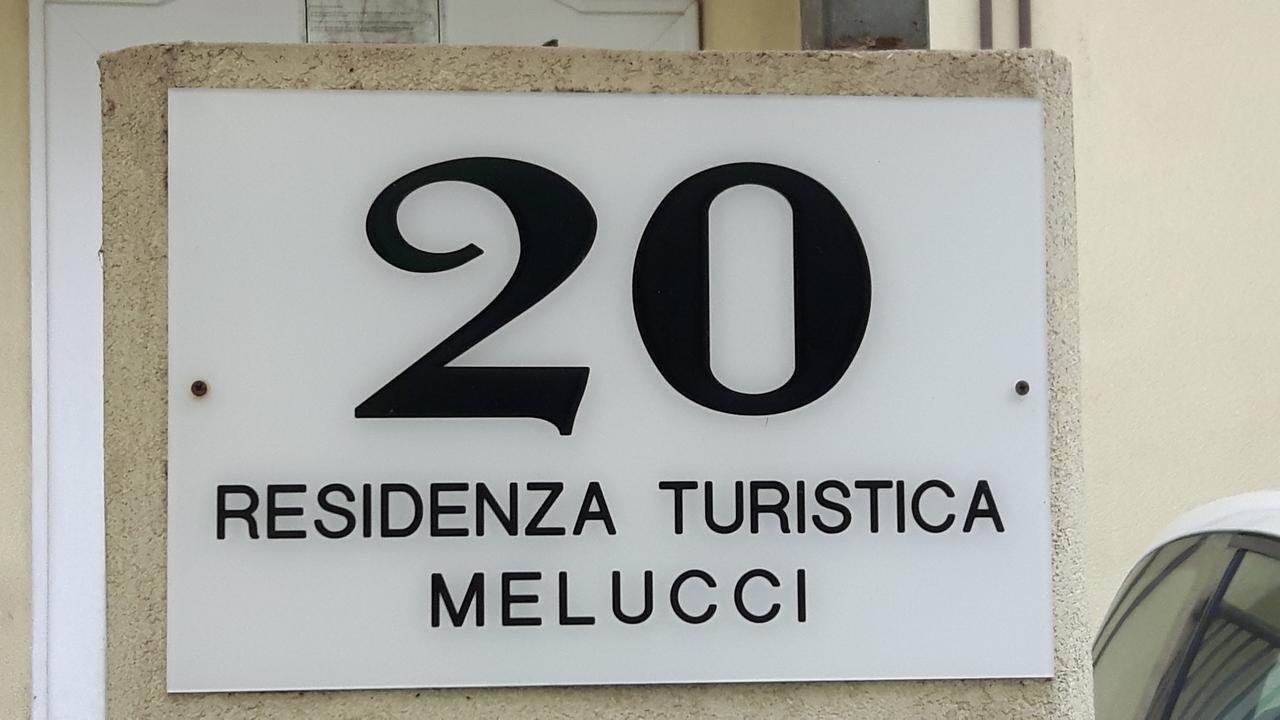 リミニ Residenza Melucciアパートホテル エクステリア 写真